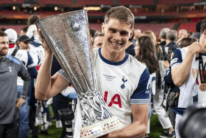 华体会体育-巴萨锁定范德芬替代巴斯托尼,荷兰中卫或今夏加盟|巴塞罗那|热刺|亚历山德罗·巴斯托尼|托特纳姆热刺|国际米兰_新浪体育_新浪新闻